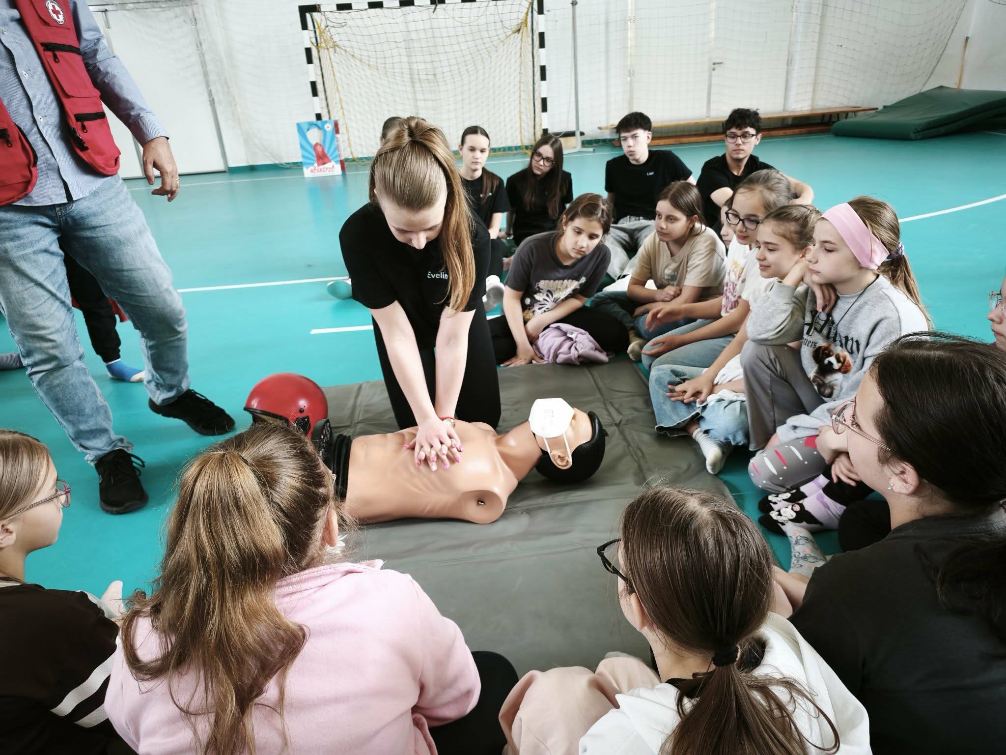 678321194_122178574250875812_2549429152882106168_n