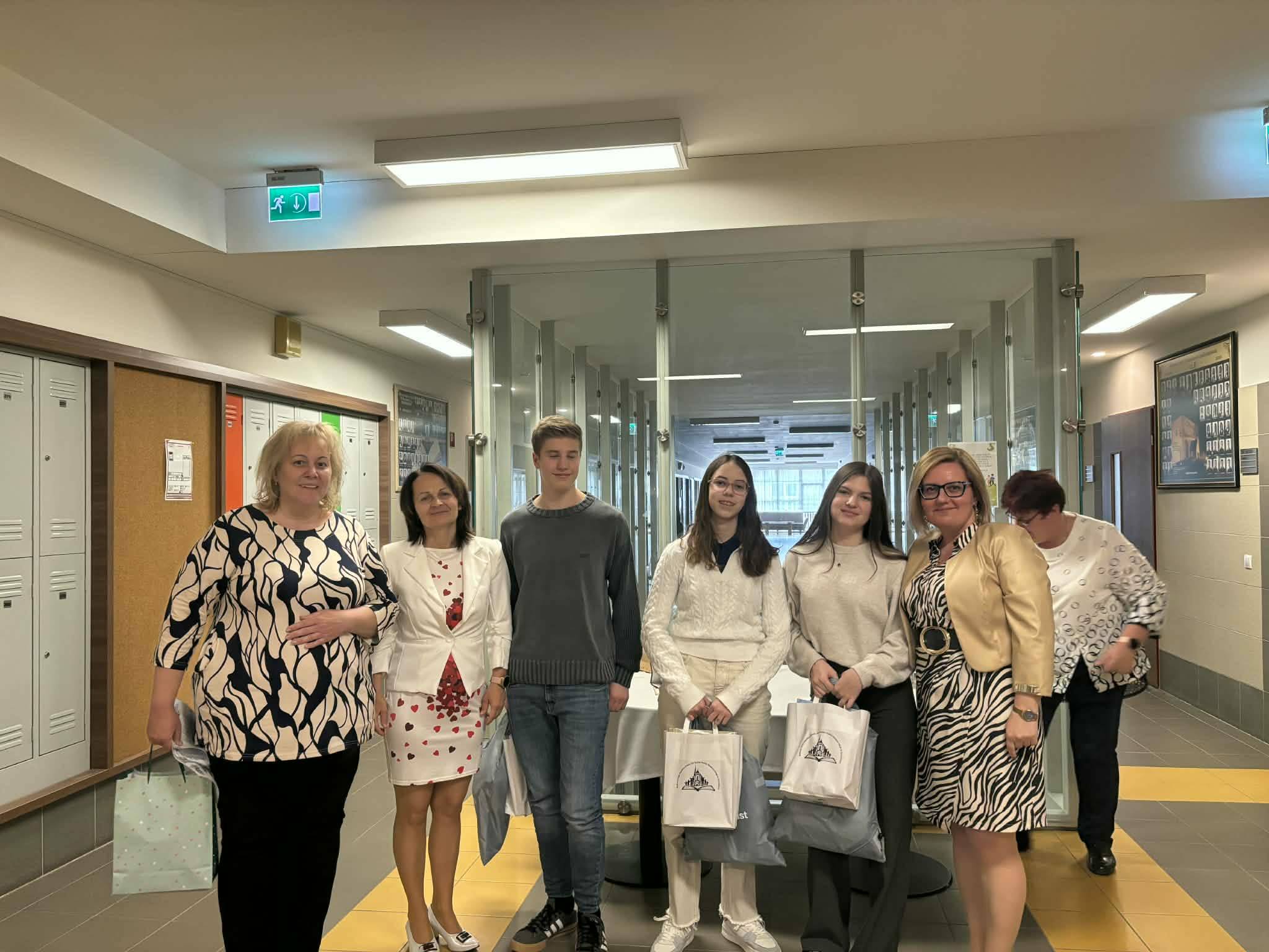 684682006_122179392440875812_4296381601977922448_n